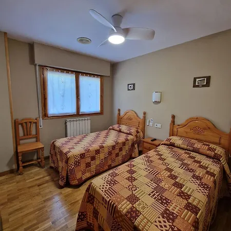 Valle De Tena Konukevi