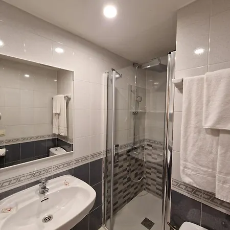 Valle De Tena Konukevi