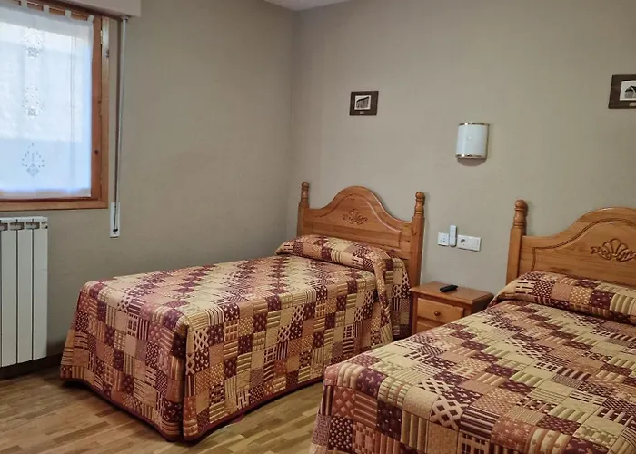 Pensionat Valle De Tena 2*